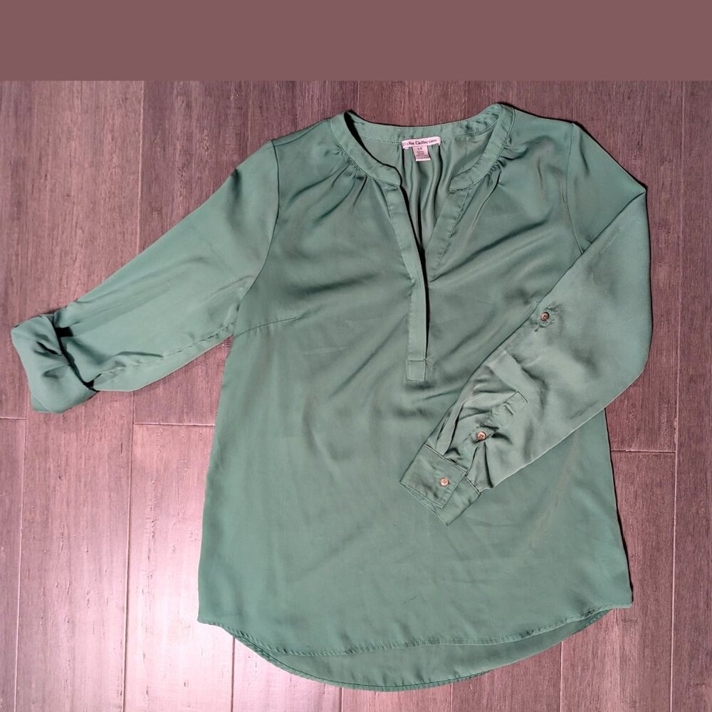 Dalia Collection, Kelly Green Blouse, Long // 3/4 sleeve adjustable, Size S/P
